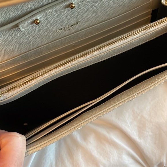 Cassandre Matelasae Chain Wallet in Grain de Poudre Embossed leather. - Picture 5 of 10